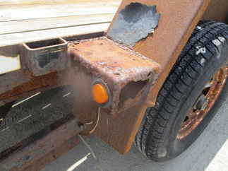2004 B-B 83x20  Equipment Tilt 