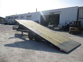 2021 PJ Trailer 102x22 T8 Equipment Deckover Tilt T8J2272BSTK