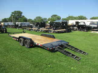 2022 PJ Trailer 83x20 C5 Car Hauler C522032ESNKT