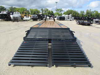 2023 Big Tex 102x40  Gooseneck 16GN-35BK+5MR