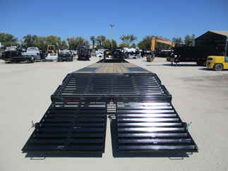 2023 PJ Trailer 102x32 LD Gooseneck LDQ32A2BSWK