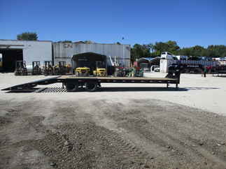 2023 PJ Trailer 102x32 LD Gooseneck LDQ32A2BSWK