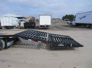 2023 PJ Trailer 102x32 PL Equipment Deckover PLP32D2BSWK