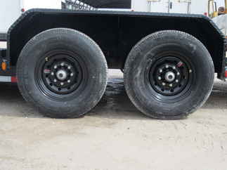 2023 PJ Trailer 82x22 T6 Equipment Tilt T6J2272BTTK