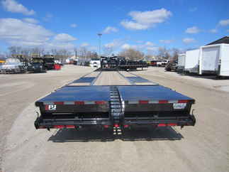 2023 PJ Trailer 102x32 LD Gooseneck LDQ32A2BSWK