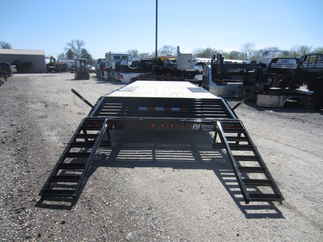 2023 PJ Trailer 102x24 F8 Equipment Deckover F8J2472BSBK