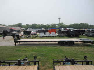 2023 PJ Trailer 102x40 LD Gooseneck LDQ40C2HSWK