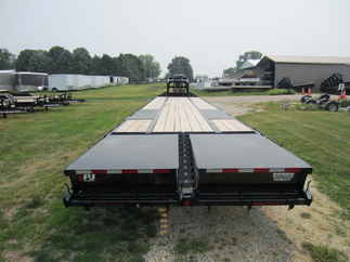 2023 PJ Trailer 102x40 LD Gooseneck LDQ40C2HSWK