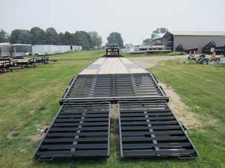 2023 PJ Trailer 102x40 LD Gooseneck LDQ40C2HSWK
