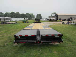2024 PJ Trailer 102x32 LD Gooseneck LDQ32A2BSWK