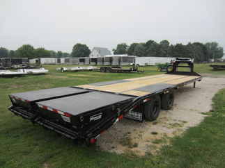2024 PJ Trailer 102x32 LD Gooseneck LDQ32A2BSWK