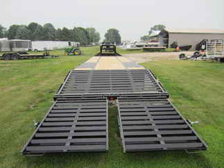 2024 PJ Trailer 102x32 LD Gooseneck LDQ32A2BSWK