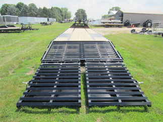 2024 Big Tex 102x35  Gooseneck 22GN-35D5A-MRBK