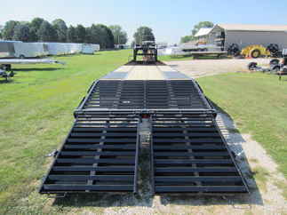 2024 PJ Trailer 102x25 LD Gooseneck LDQ25A2BSWK