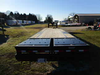 2023 Big Tex 102x40  Gooseneck 16GN-35BK+5MR