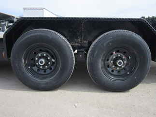2025 PJ Trailer 83x20 CC Equipment CCJ2072BSBK
