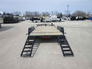 2025 PJ Trailer 83x16 CC Equipment CCJ1672BSBK