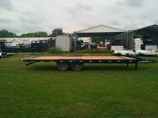 2026 PJ Trailer 102x24 T8 Equipment Deckover Tilt T8J2472BSTK-JA20