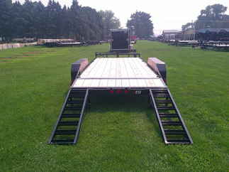 2026 PJ Trailer 83x18 CC Equipment CCJ1872BSBK