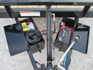 2026 PJ Trailer 83x20 TH Equipment Tilt THJ2052BSTK-DR01-GV09