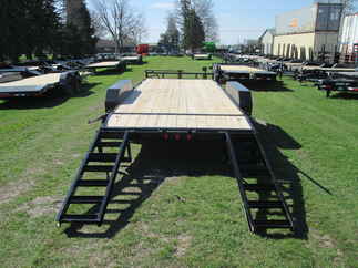 2026 PJ Trailer 83x18 CC Equipment CCJ1872BSBK