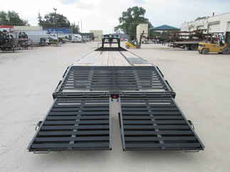 2026 PJ Trailer 102x32 LD Gooseneck LDQ32A2BSWK