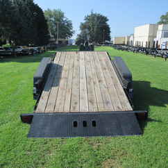 2027 Behnke Trailers 83x22  Equipment Tilt TBCT2220ET-10K