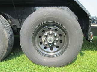 2027 PJ Trailer 82x20 T6 Equipment Tilt T6J2072BTTK