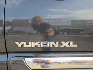 2003 GMC 2500 Yukon XL   SLT