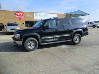 2005 Chevy 2500 Suburban   LT