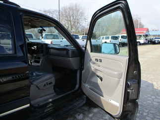 2005 Chevy 2500 Suburban   LT
