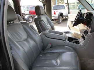 2005 Chevy 2500 Suburban   LT