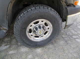 2005 Chevy 2500 Suburban   LT
