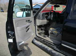 2005 Chevy 2500 Suburban   LT