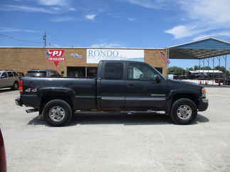 2003 GMC 2500HD Extended Cab Short Bed SLE