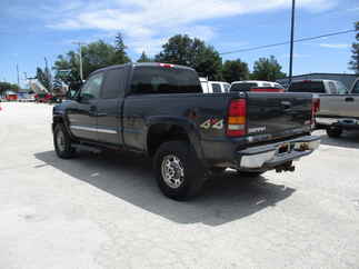 2003 GMC 2500HD Extended Cab Short Bed SLE