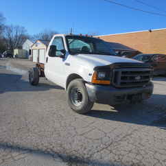 2000 Ford F350 Regular Cab Chassis XL