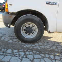 2000 Ford F350 Regular Cab Chassis XL