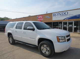 2011 Chevy 2500 Suburban   LT