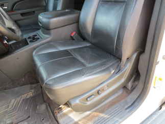 2011 Chevy 2500 Suburban   LT