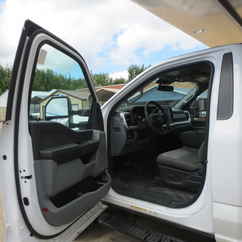 2023 Ford F550 Regular Cab Dump body XLT