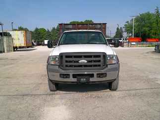 2005 Ford F550 Regular Cab Flatbed XL