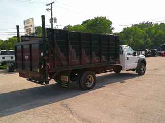 2005 Ford F550 Regular Cab Flatbed XL