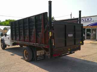 2005 Ford F550 Regular Cab Flatbed XL