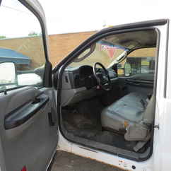 2005 Ford F550 Regular Cab Flatbed XL