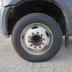 2005 Ford F550 Regular Cab Flatbed XL