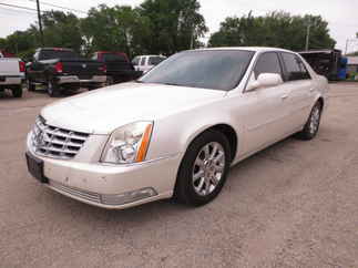 2011 Cadillac DTS 4 Door Sedan   DTS