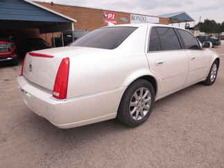 2011 Cadillac DTS 4 Door Sedan   DTS