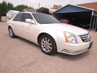 2011 Cadillac DTS 4 Door Sedan   DTS