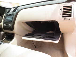 2011 Cadillac DTS 4 Door Sedan   DTS